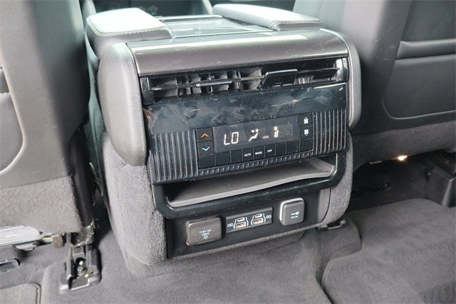 2023 Jeep Wagoneer Base