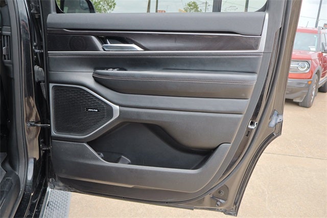 2023 Jeep Wagoneer Base