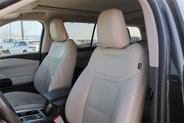 2022 Ford Explorer Platinum