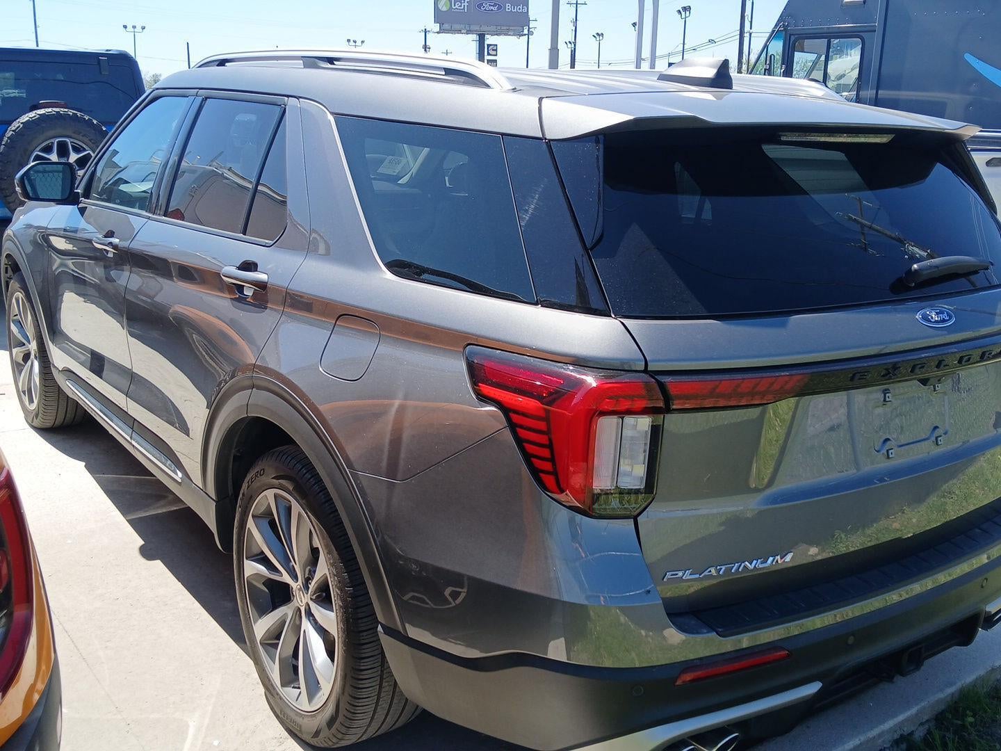 2025 Ford Explorer Platinum