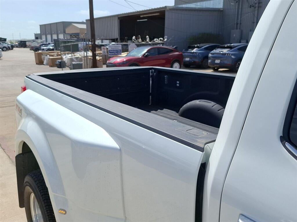 2025 Ford Super Duty F-350 Lariat