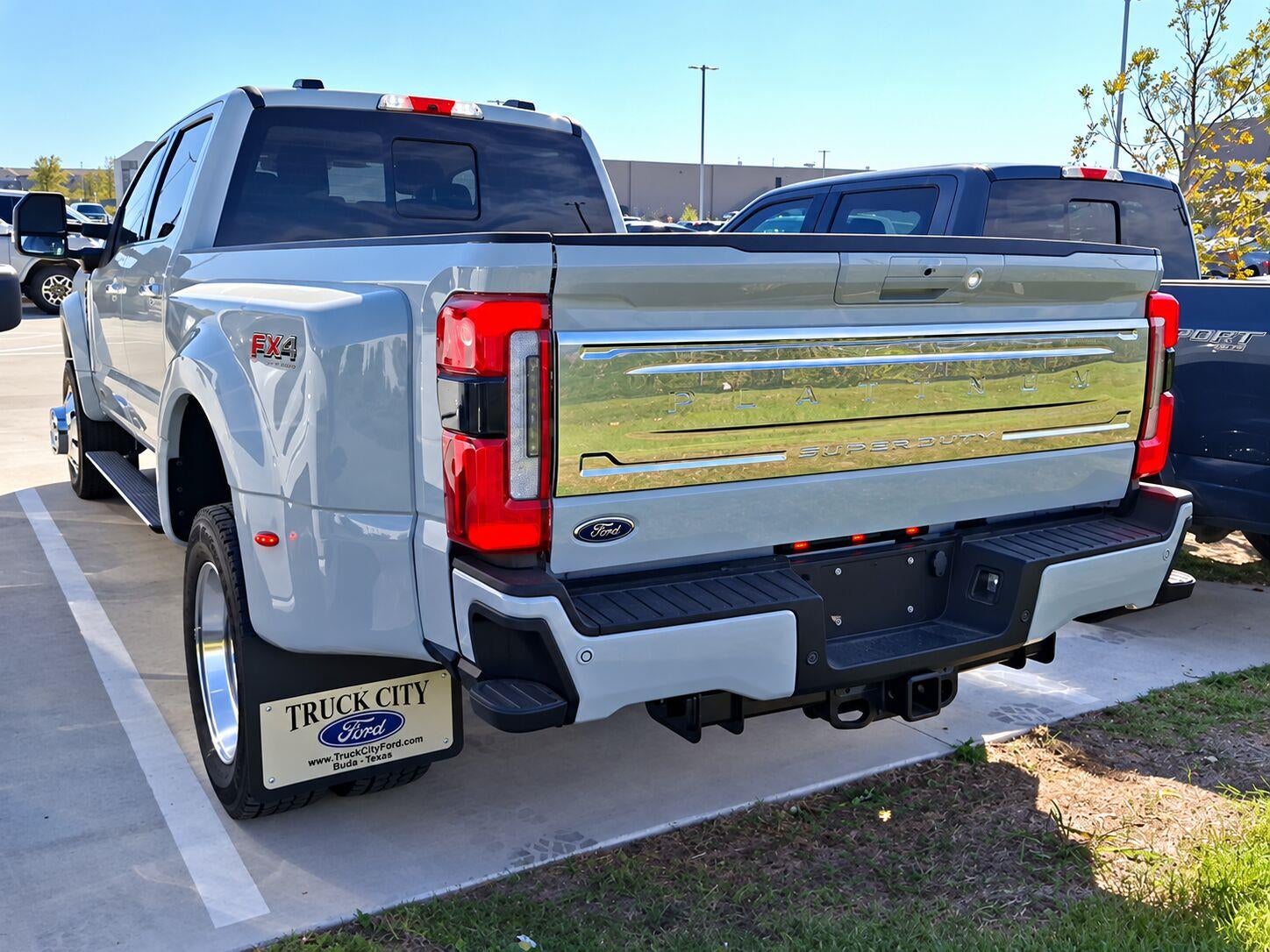 2025 Ford Super Duty F-450 Platinum