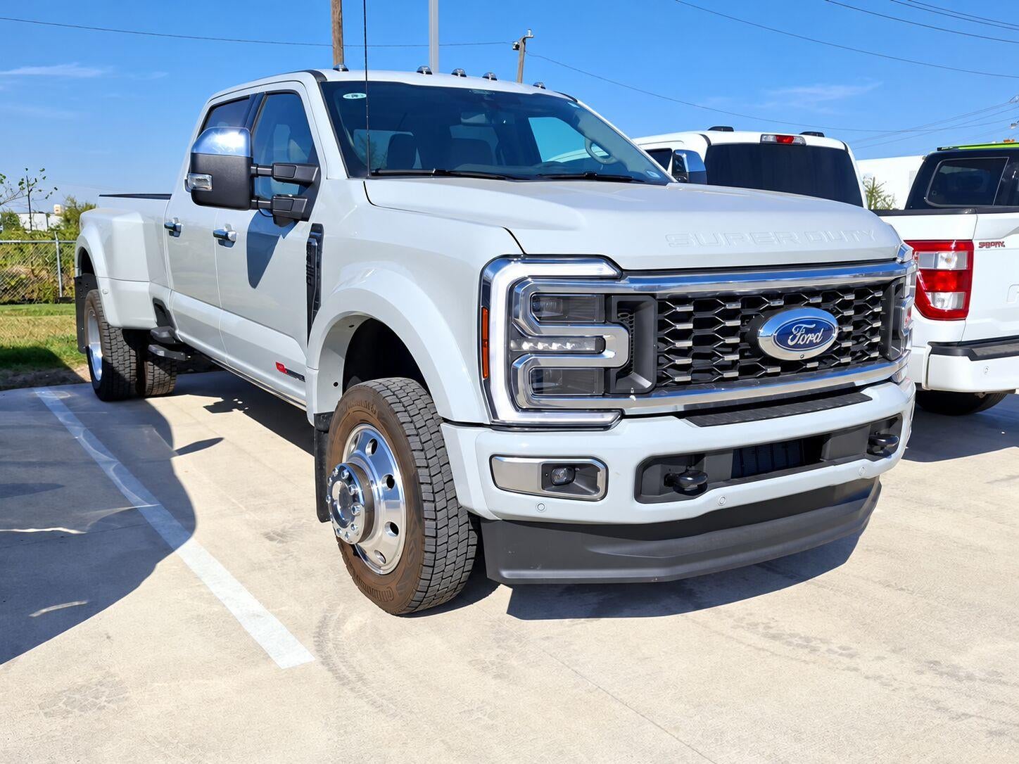 2025 Ford Super Duty F-450 Platinum