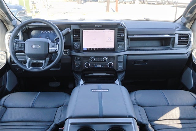 2025 Ford Super Duty F-450 Platinum DRW