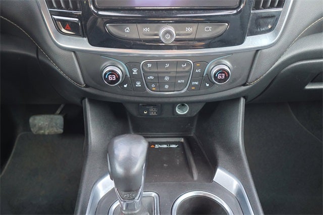 2022 Chevrolet Traverse LT Leather