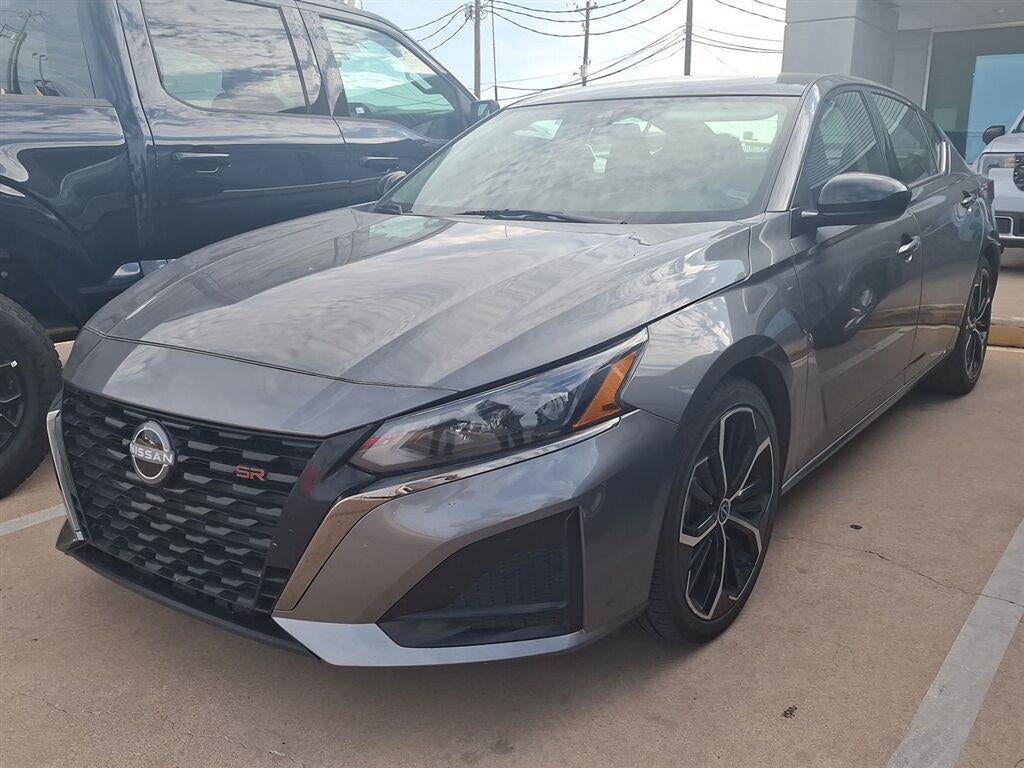 2025 Nissan Altima SR
