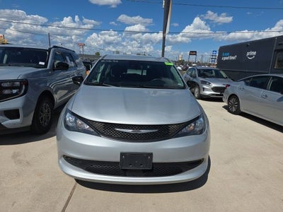 2024 Chrysler Voyager LX