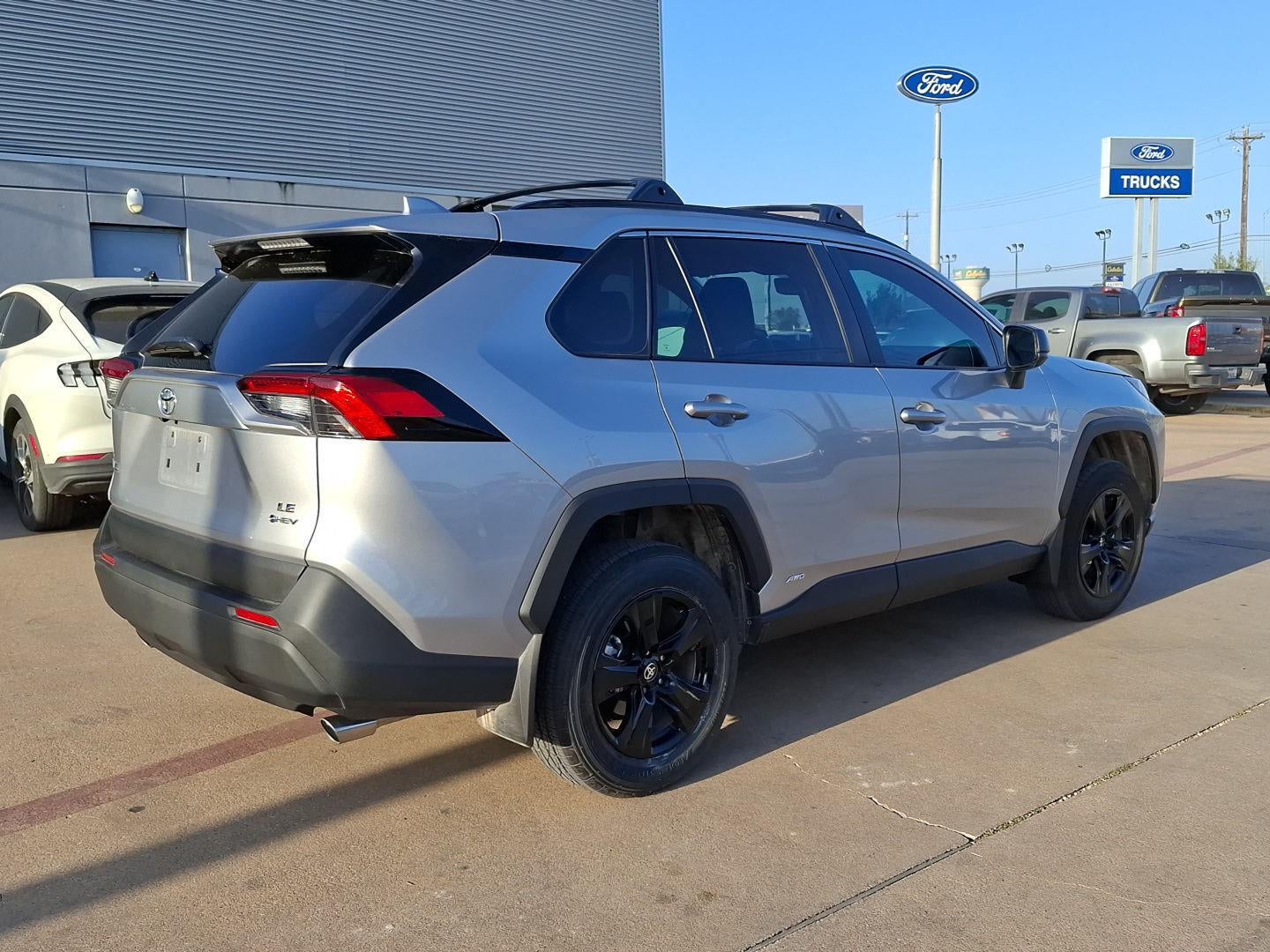 2025 Toyota Rav4 Hybrid LE
