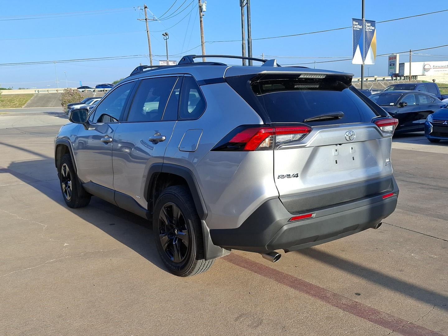 2025 Toyota Rav4 Hybrid LE