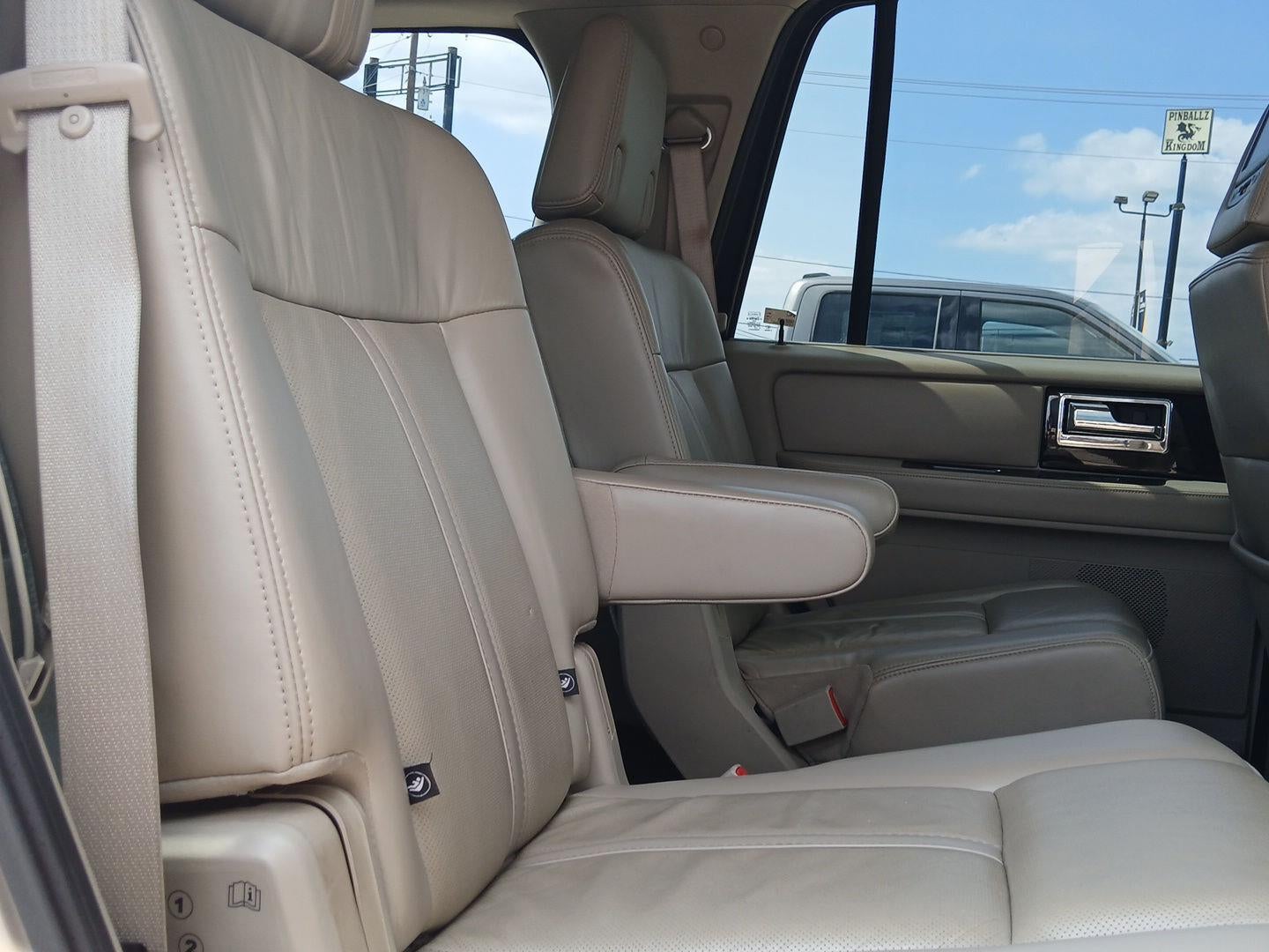 2017 Lincoln Navigator Select
