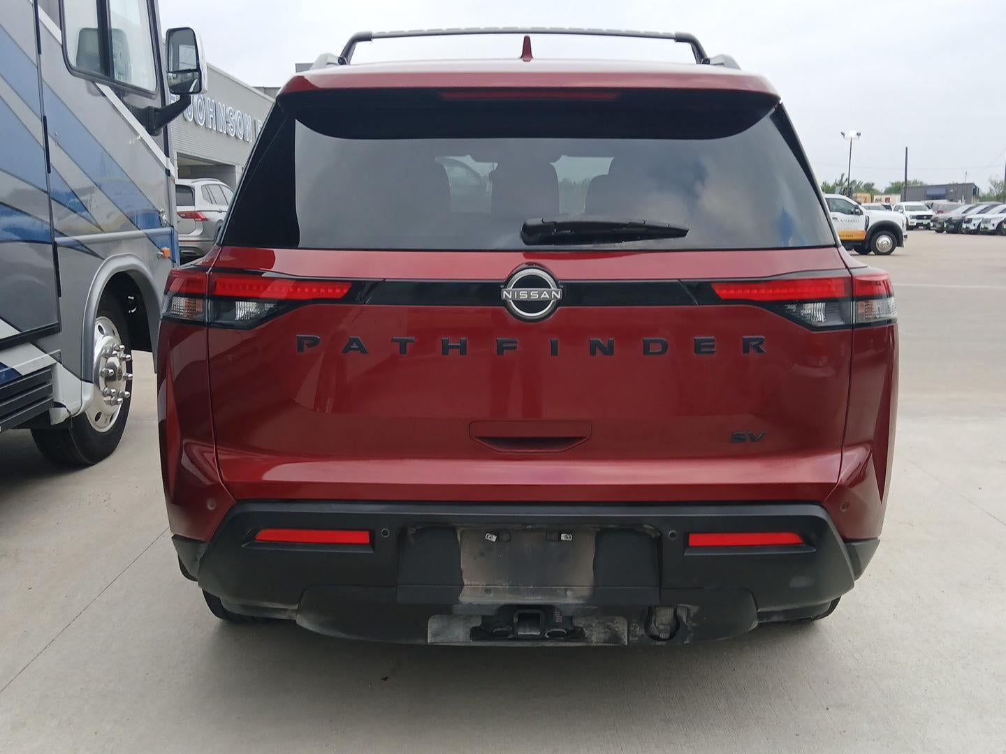 2022 Nissan Pathfinder SV