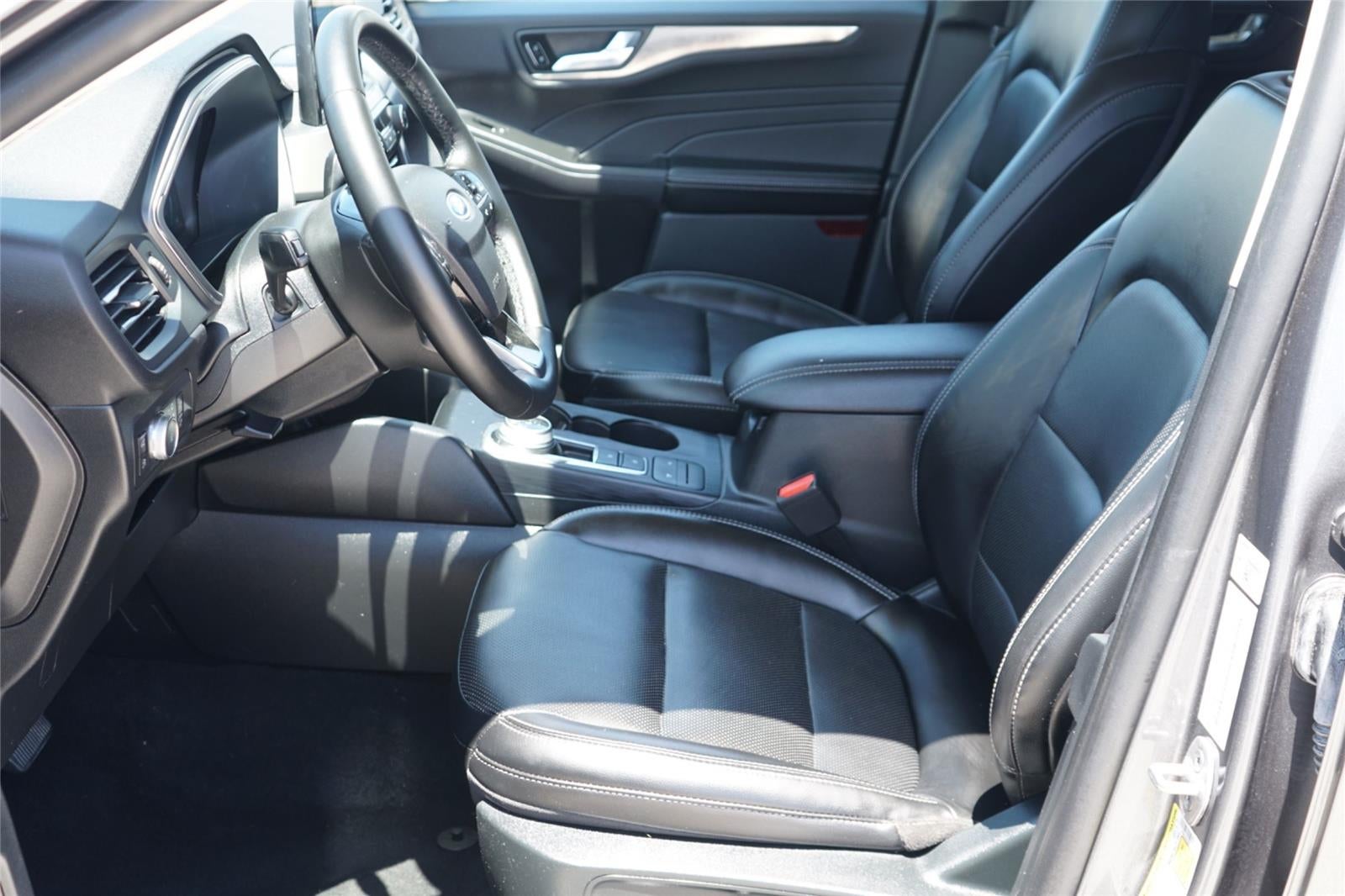2022 Ford Escape Hybrid Titanium