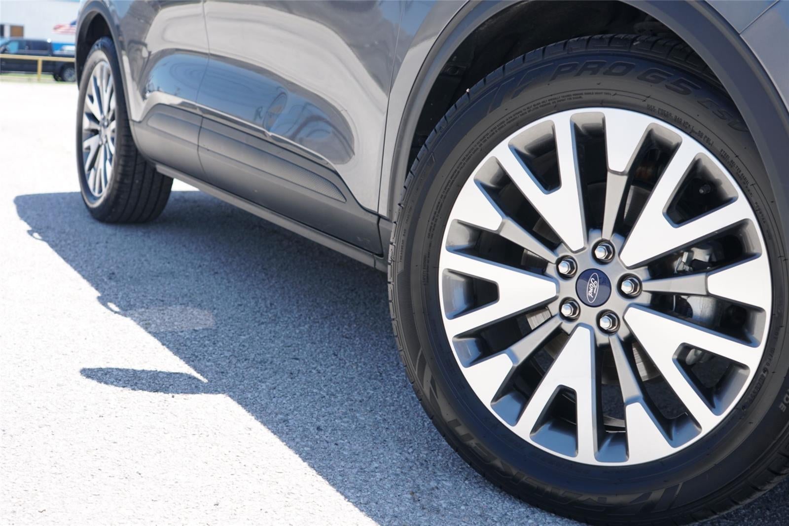 2022 Ford Escape Hybrid Titanium