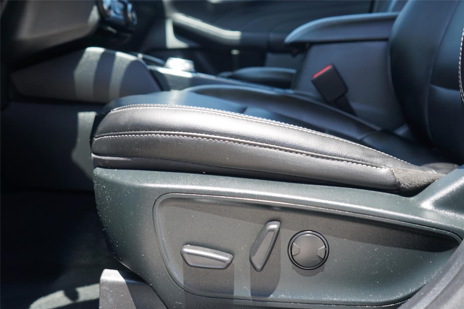 2022 Ford Escape Hybrid Titanium