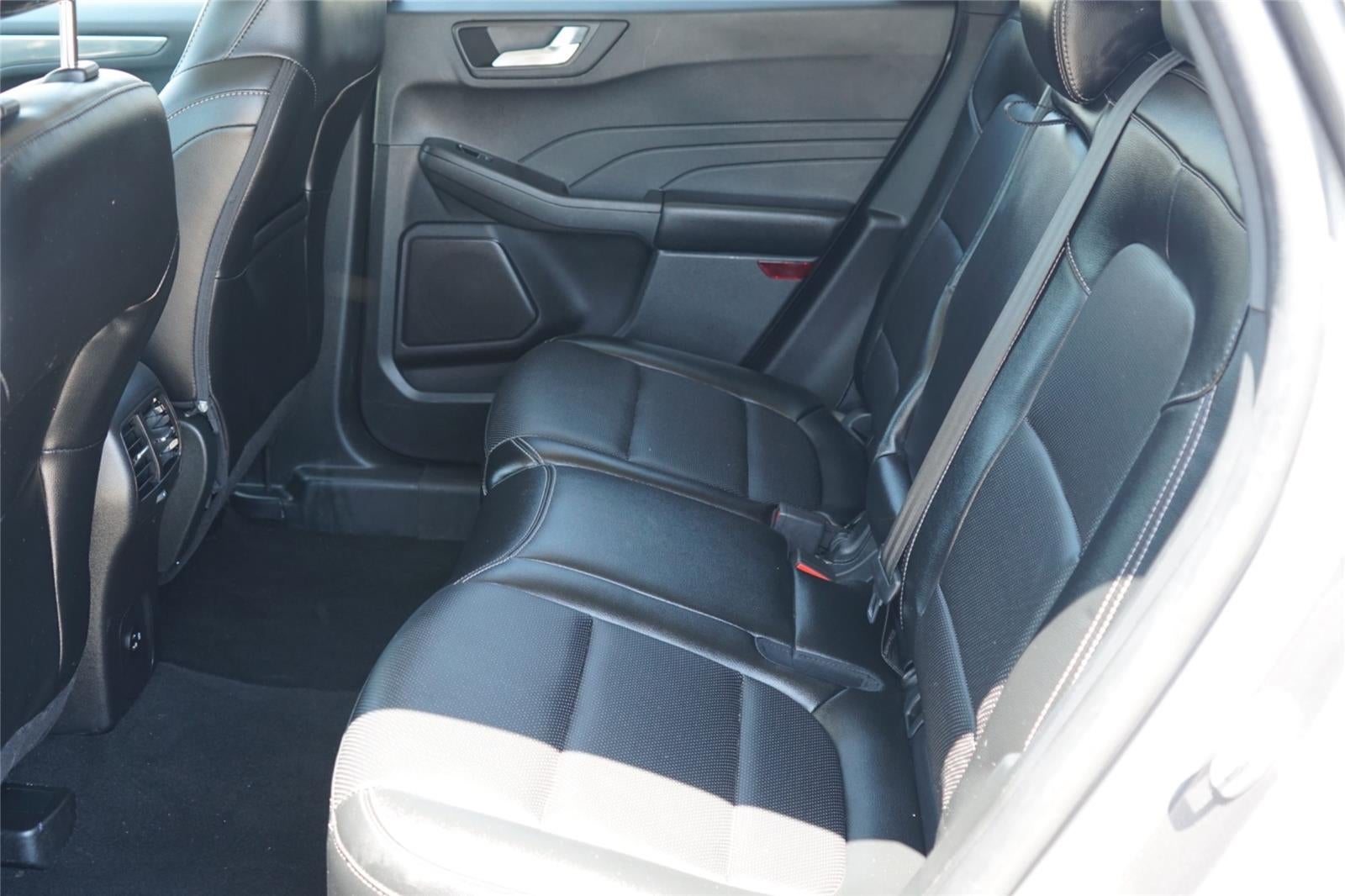 2022 Ford Escape Hybrid Titanium
