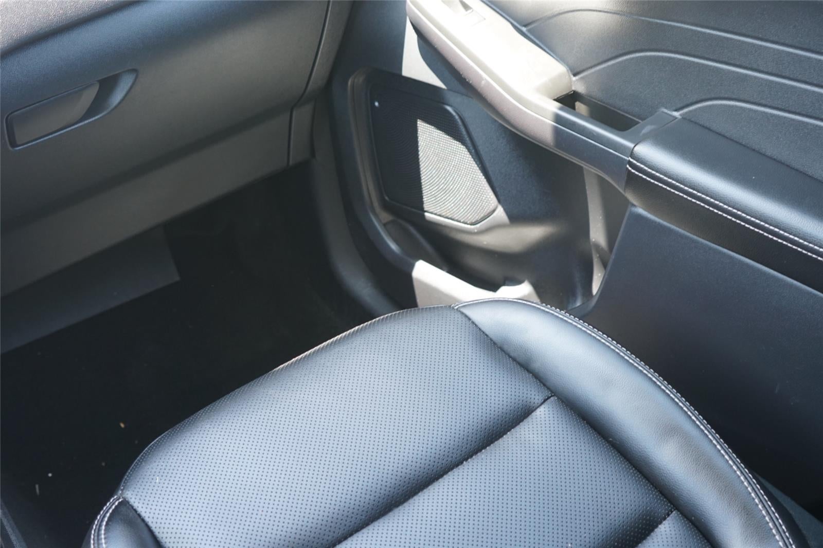 2022 Ford Escape Hybrid Titanium
