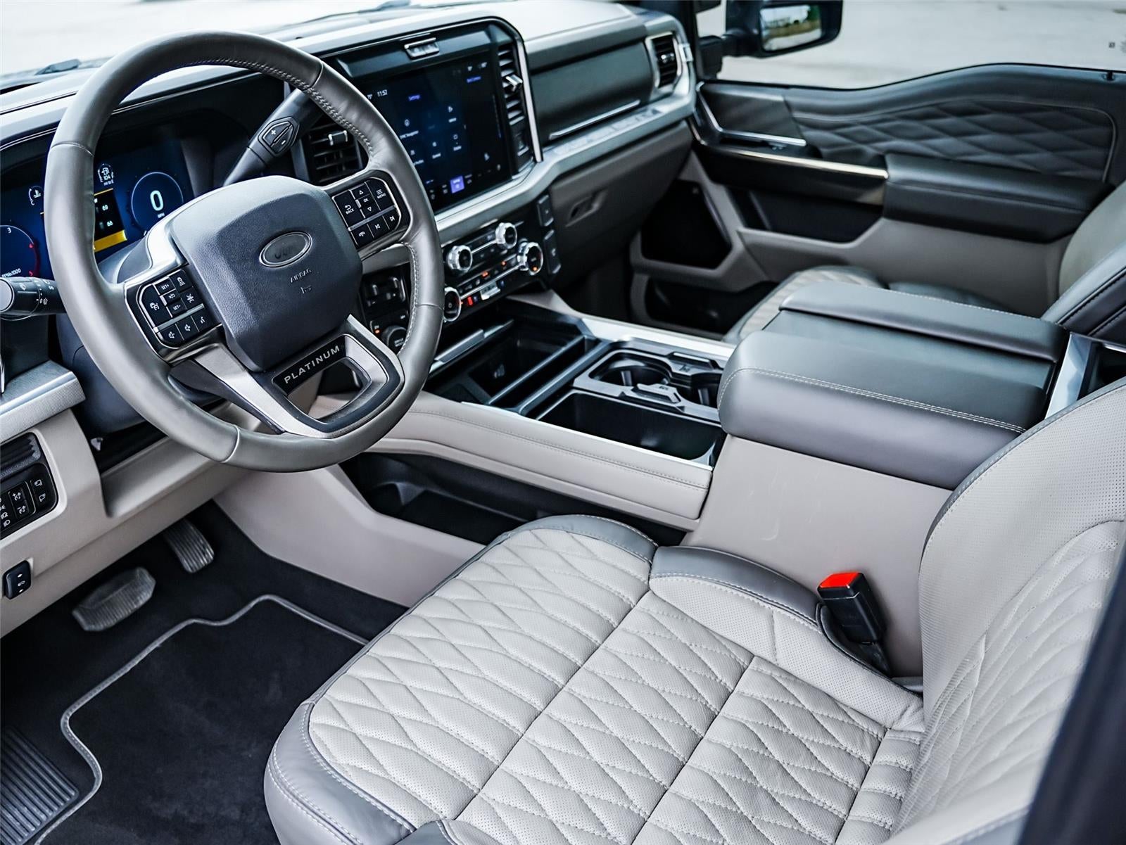 2025 Ford Super Duty F-250 Platinum