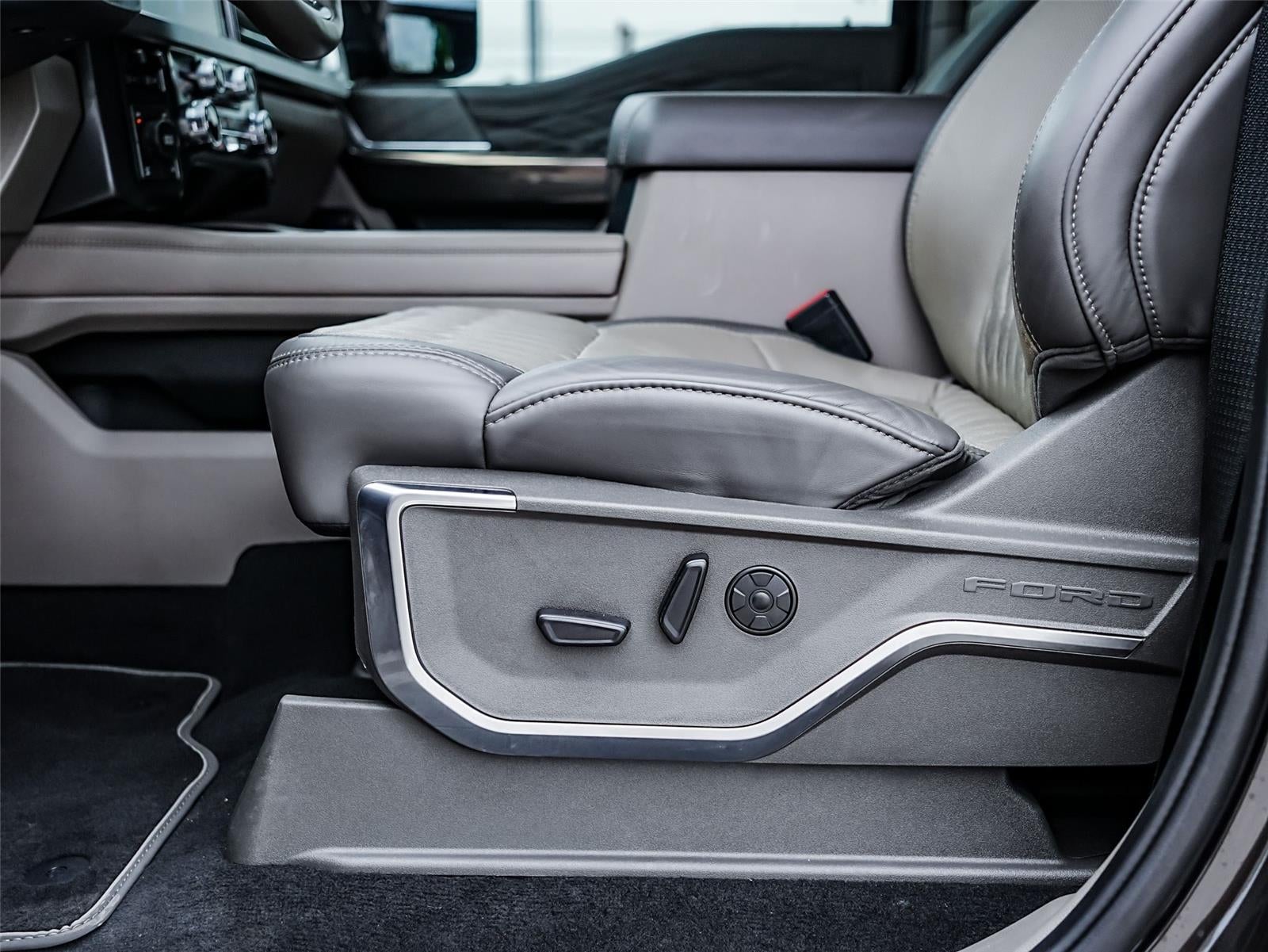 2025 Ford Super Duty F-250 Platinum