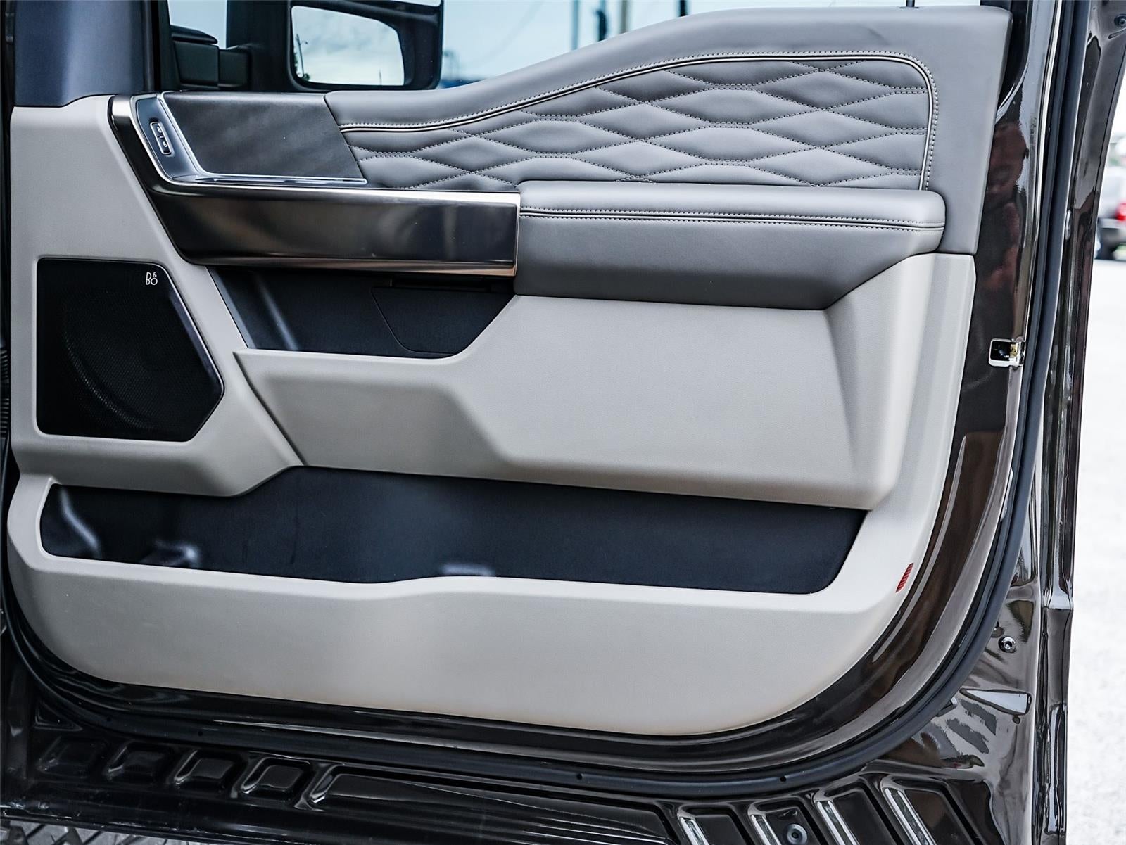 2025 Ford Super Duty F-250 Platinum