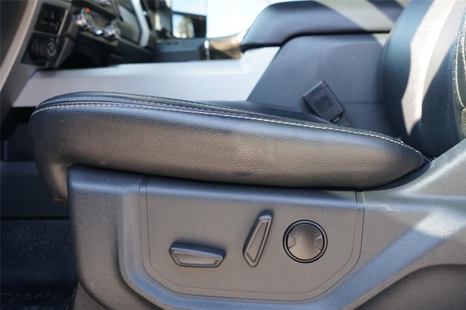 2022 Ford Super Duty F-350 Lariat