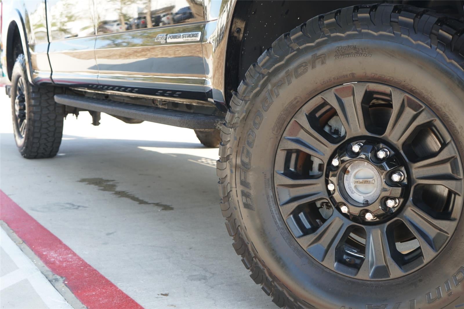 2022 Ford Super Duty F-350 Lariat