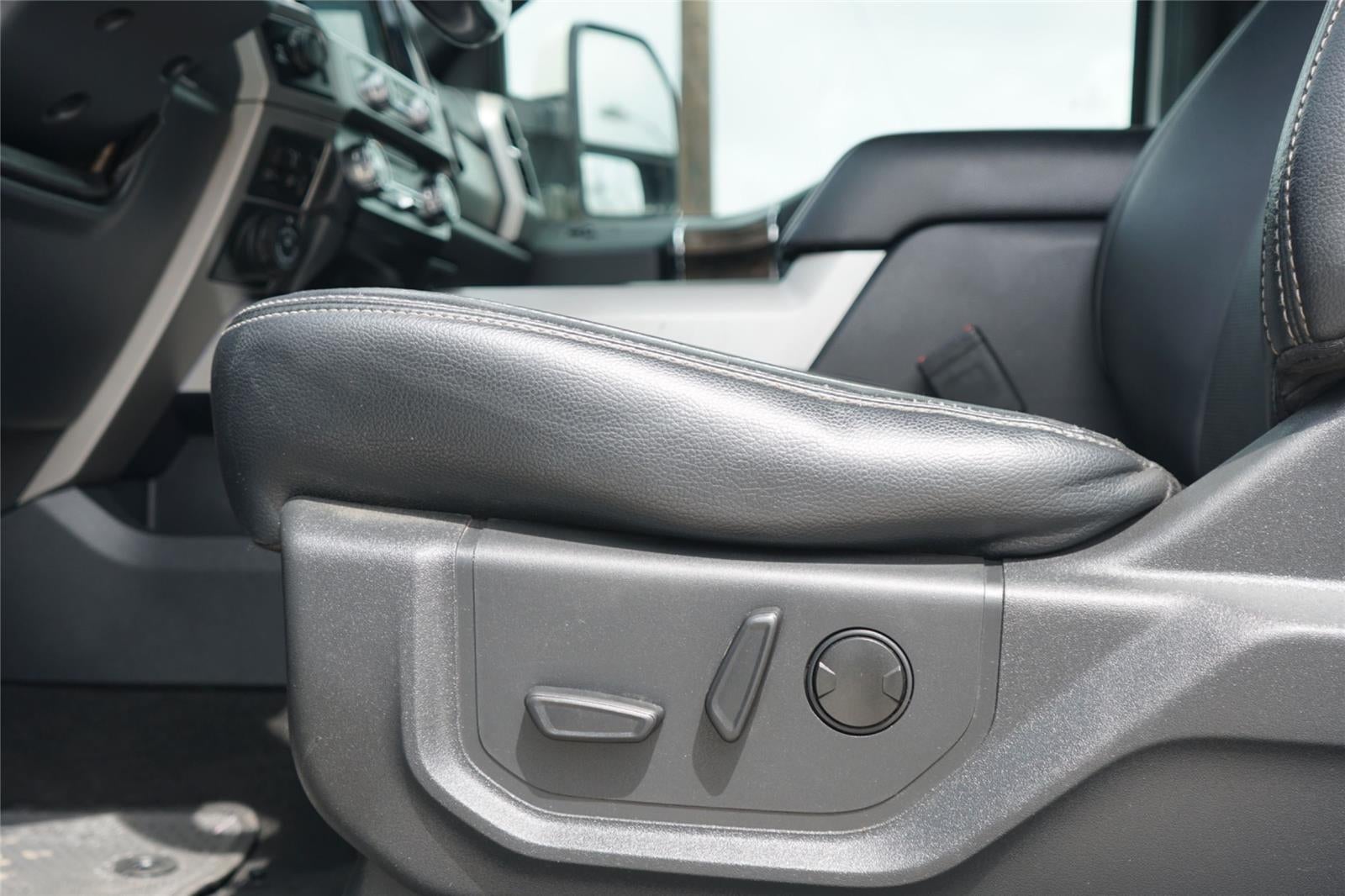 2022 Ford Super Duty F-350 Lariat