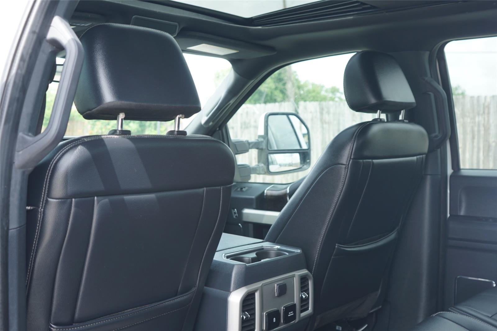 2022 Ford Super Duty F-350 Lariat