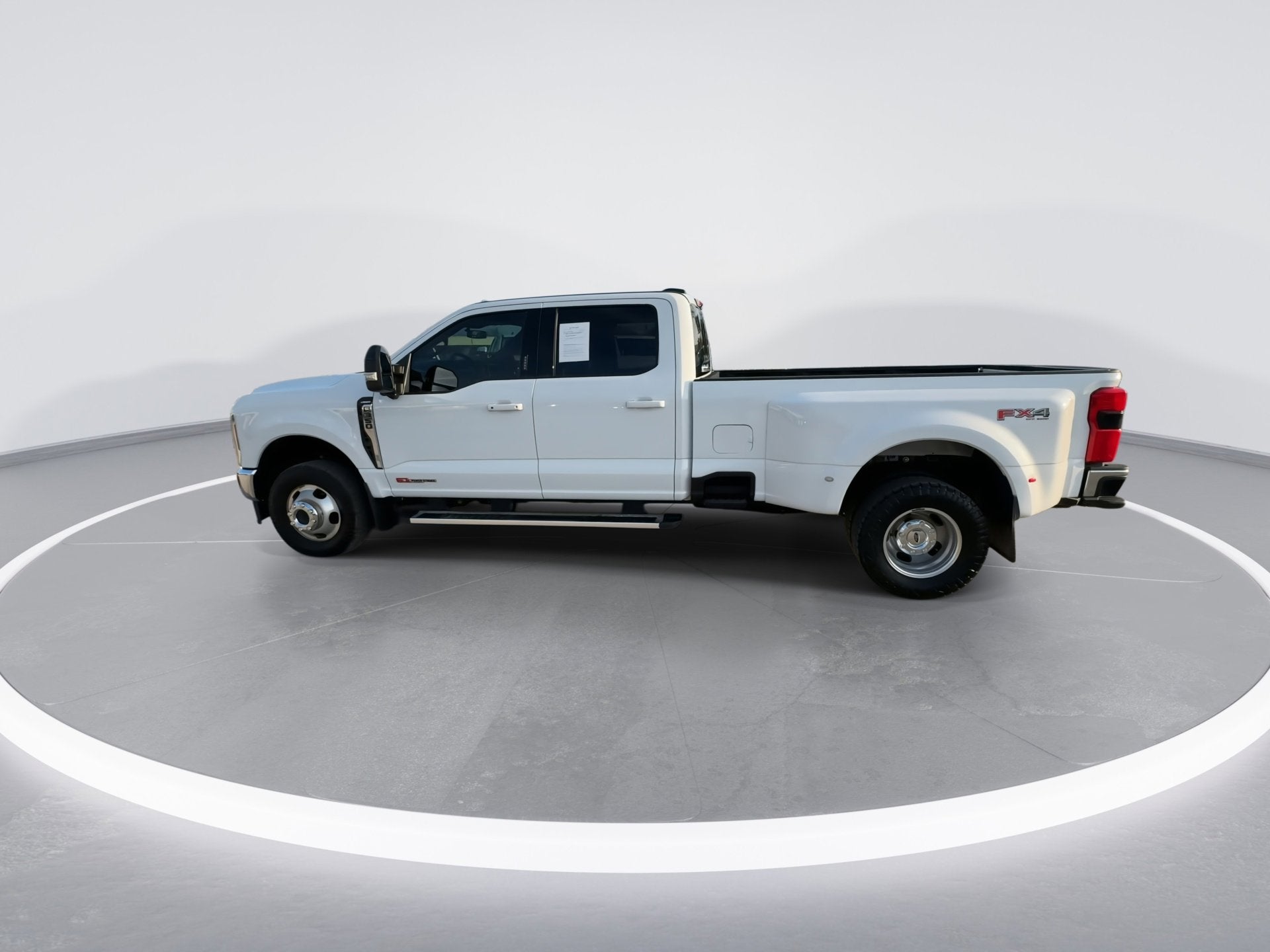 2024 Ford Super Duty F-350 Lariat