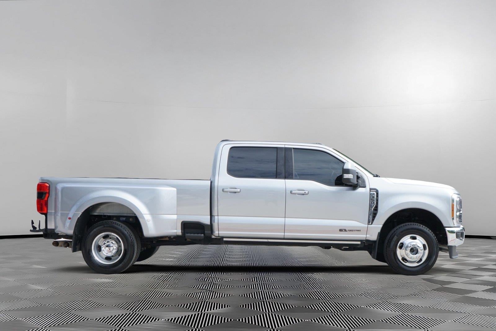 2023 Ford Super Duty F-350 Lariat