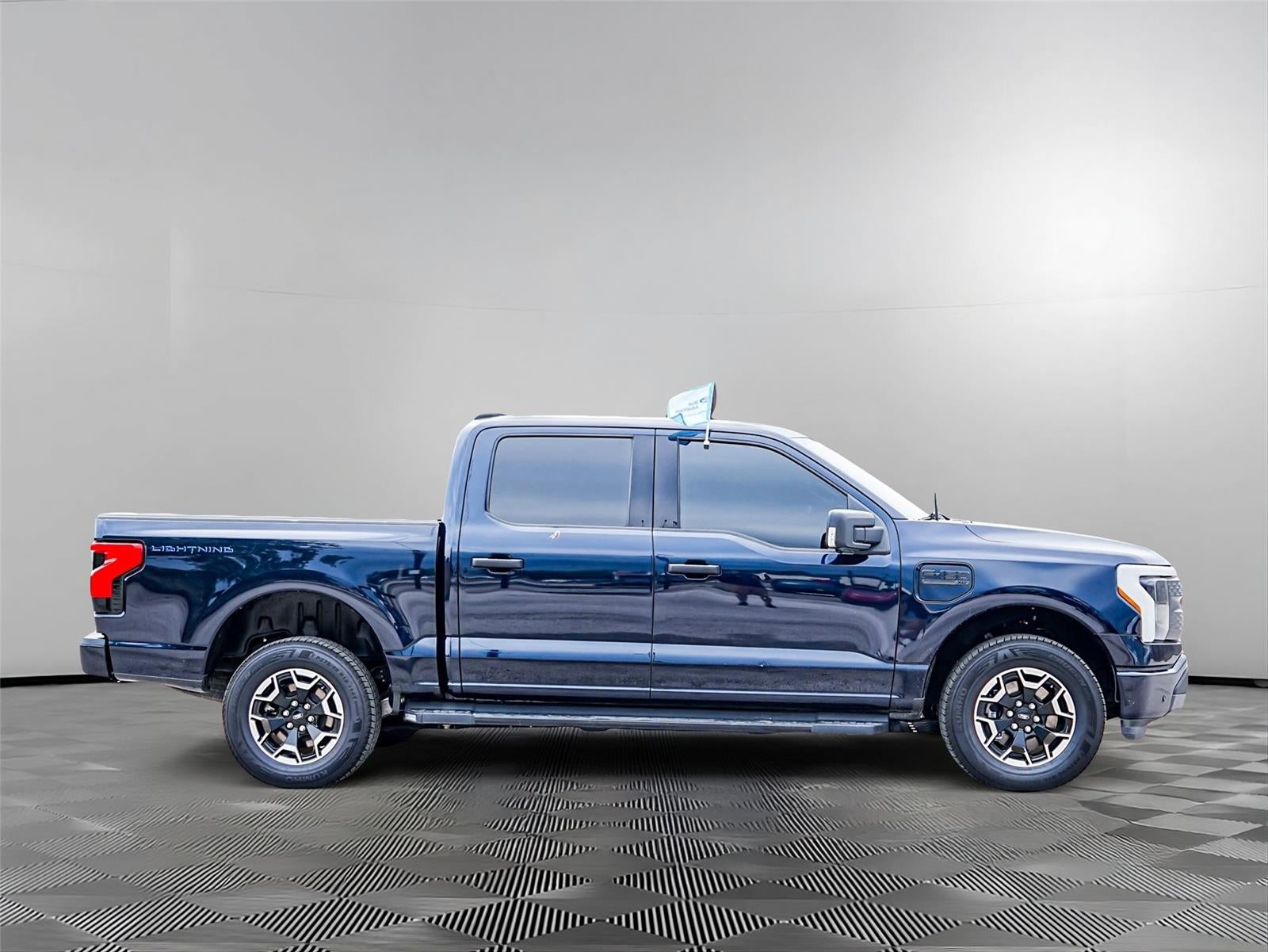 2022 Ford F-150 Lightning XLT