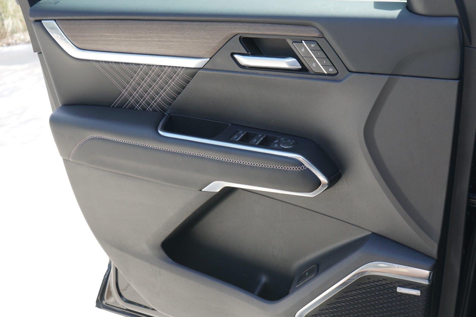 2025 GMC Acadia FWD Denali