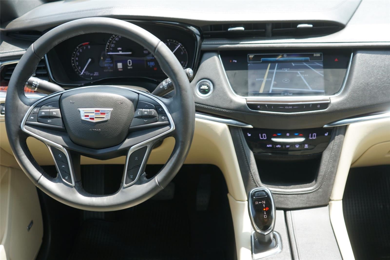 2017 Cadillac XT5 Luxury FWD