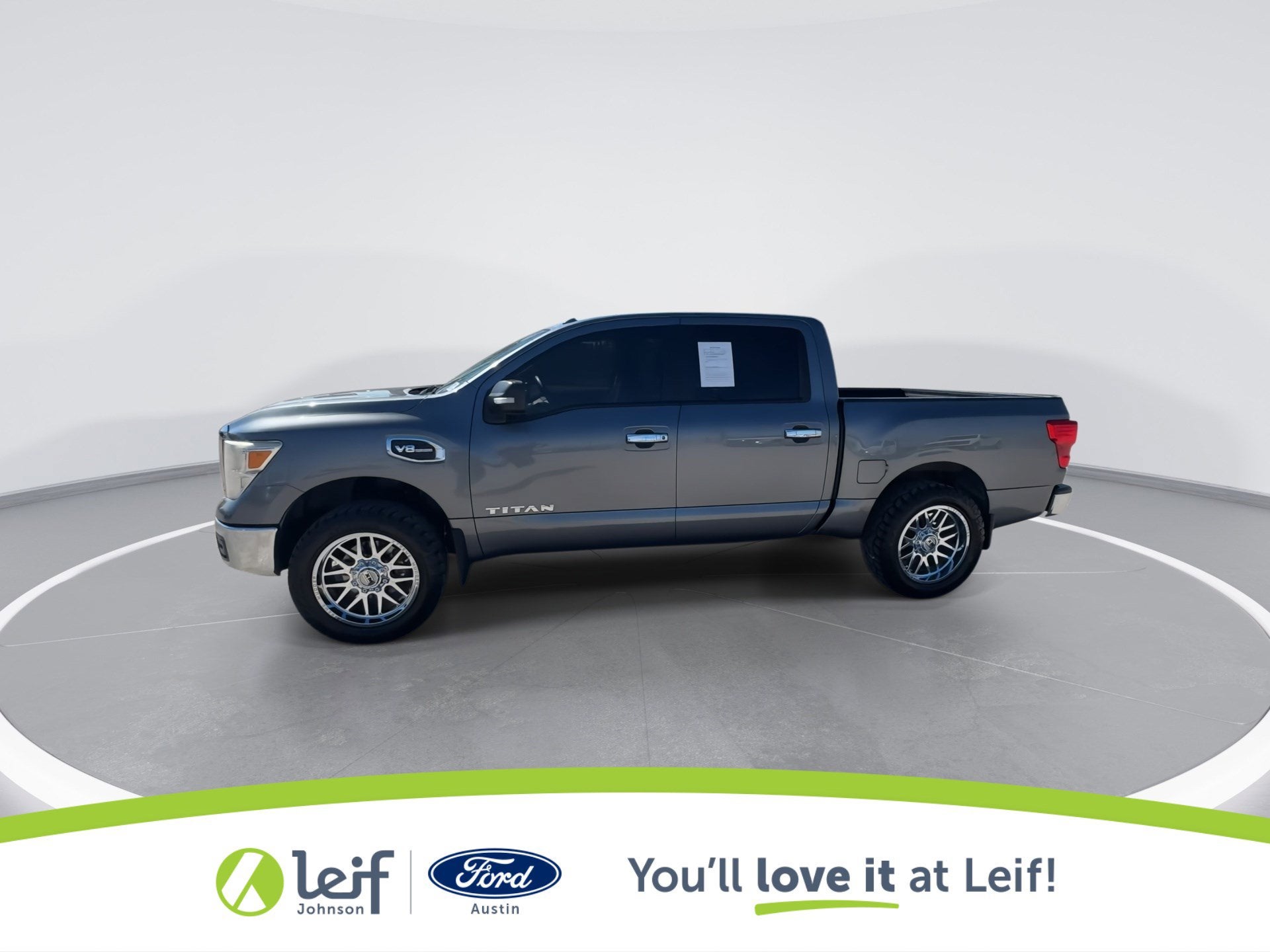 2017 Nissan Titan SV