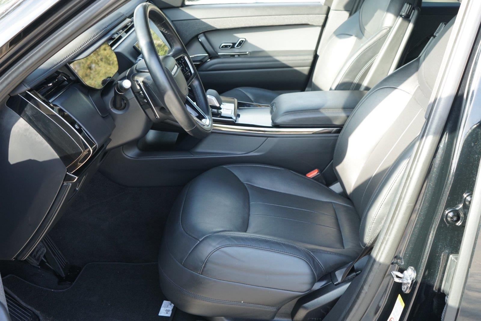2025 Land Rover Range Rover Sport SE