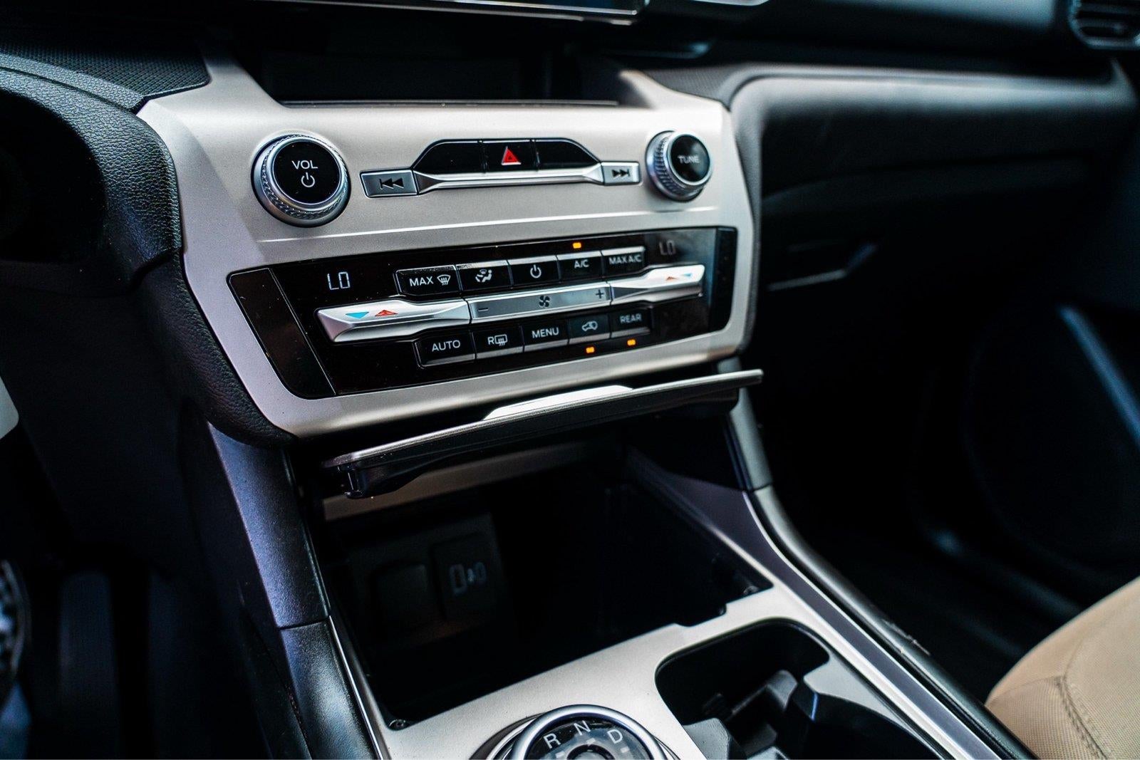 2021 Ford Explorer Base