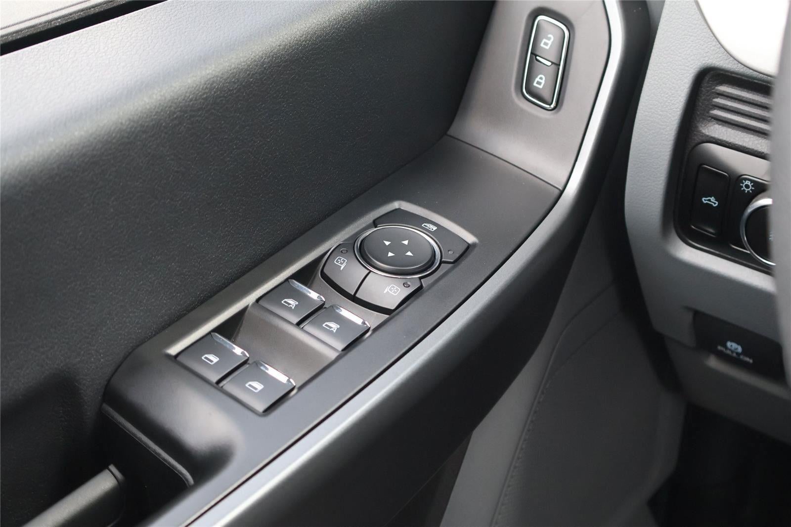 2025 Ford Super Duty F-250 STX