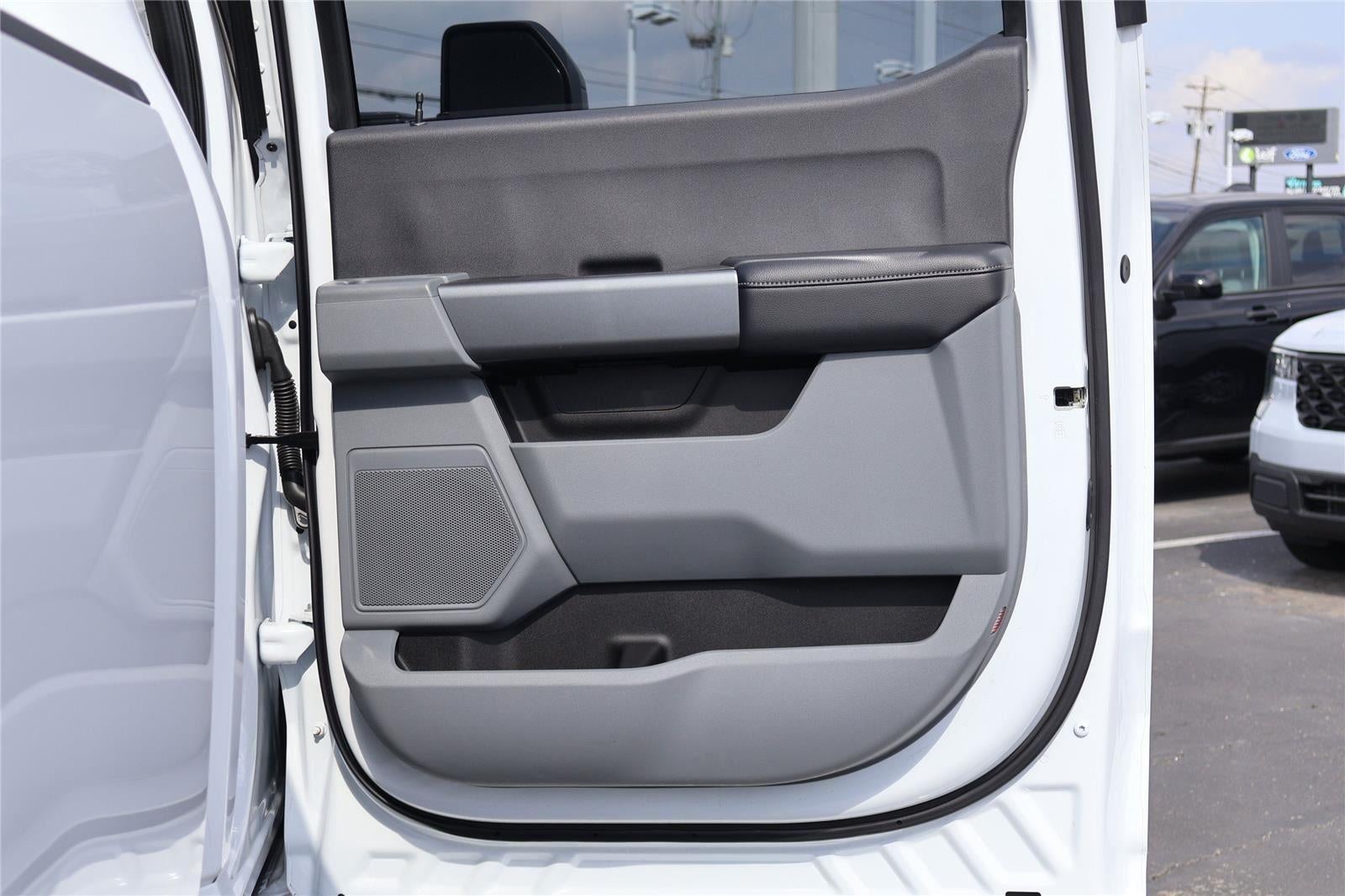 2025 Ford Super Duty F-250 STX