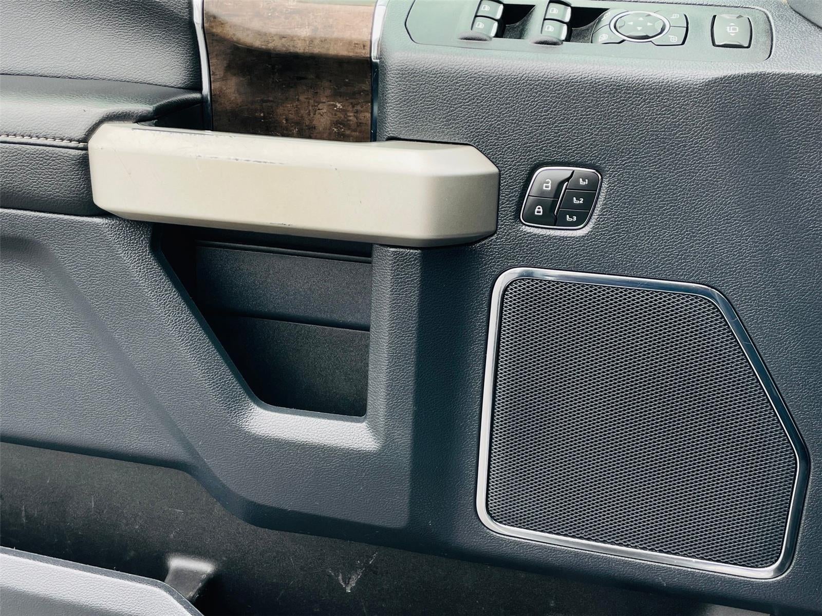 2022 Ford Super Duty F-350 Lariat