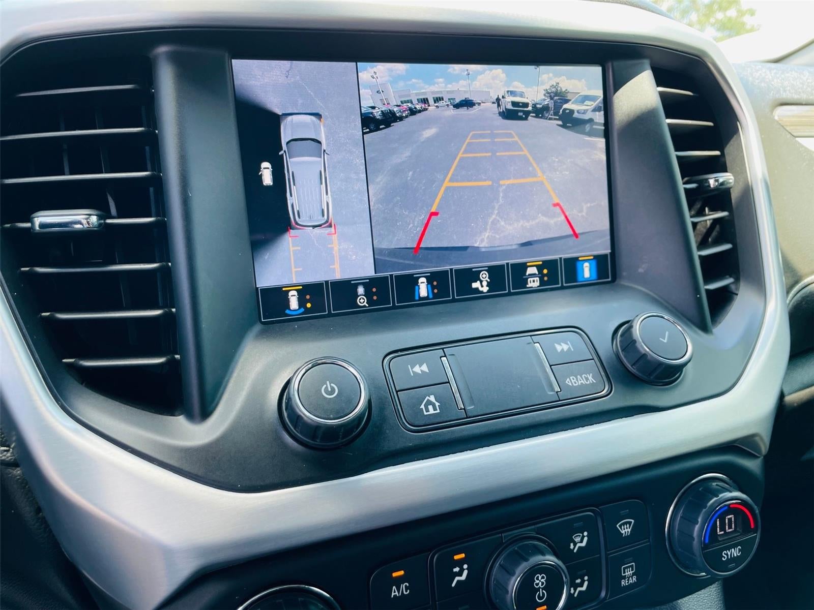 2022 GMC Acadia SLT