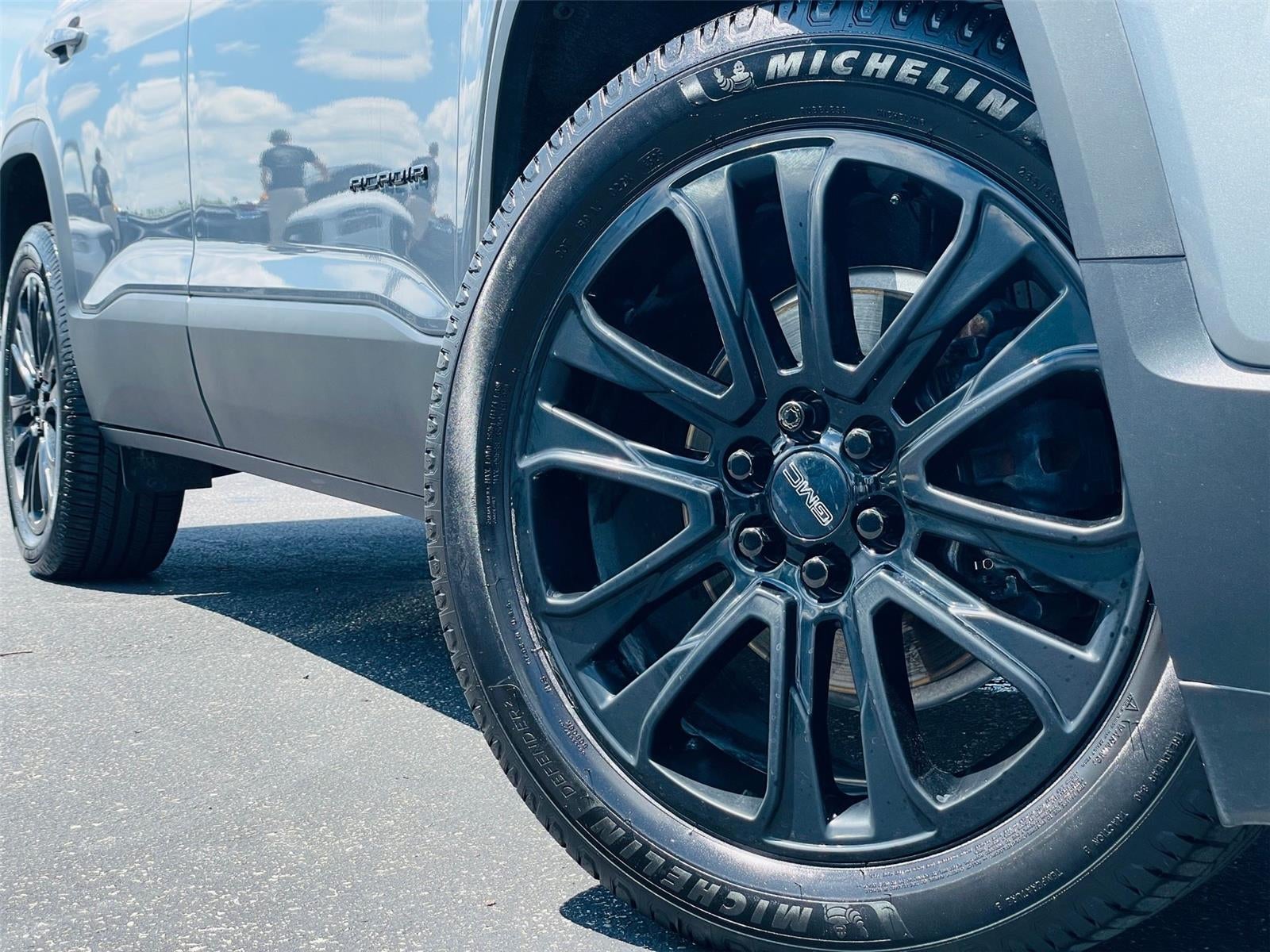 2022 GMC Acadia SLT