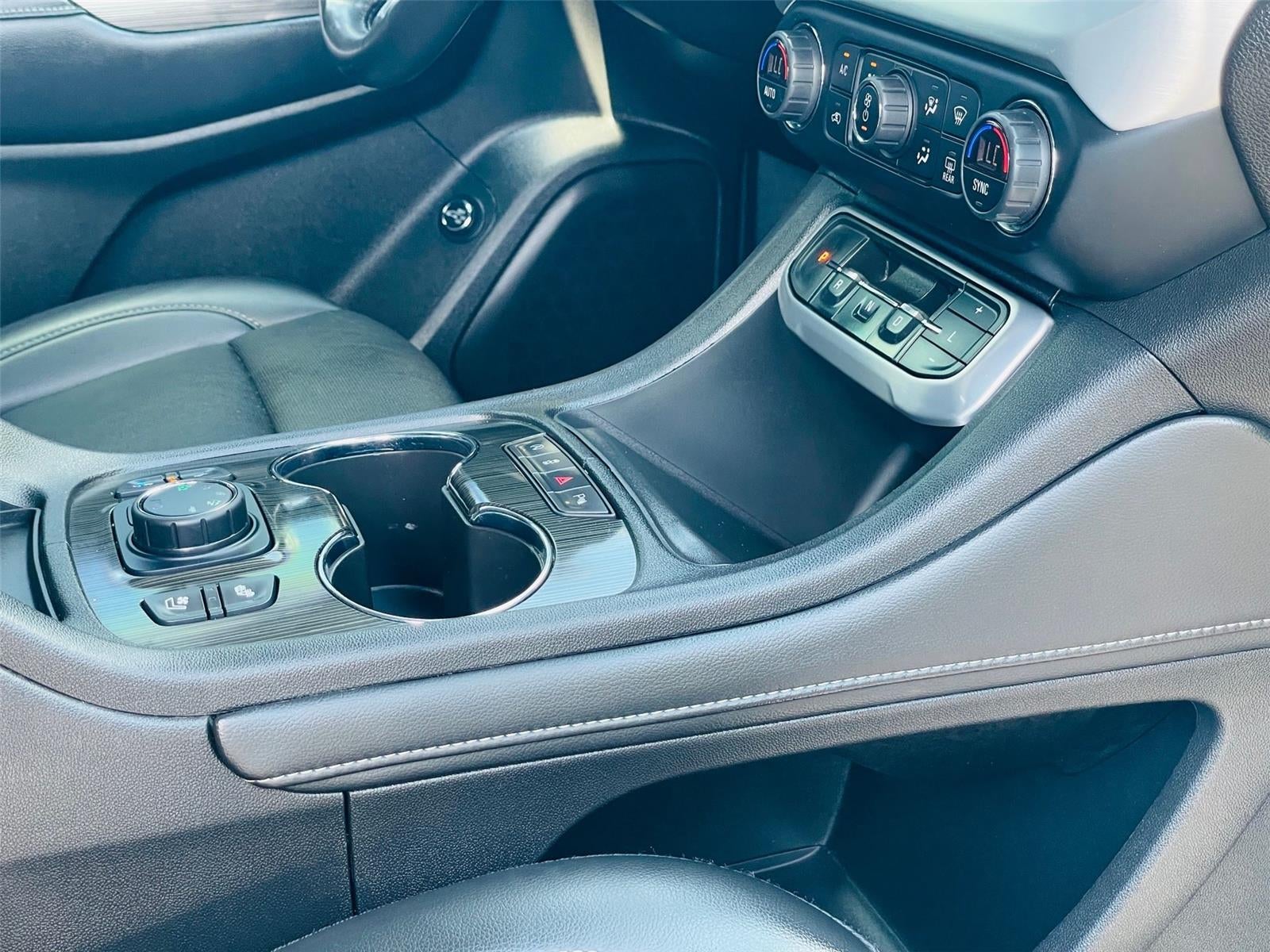 2022 GMC Acadia SLT