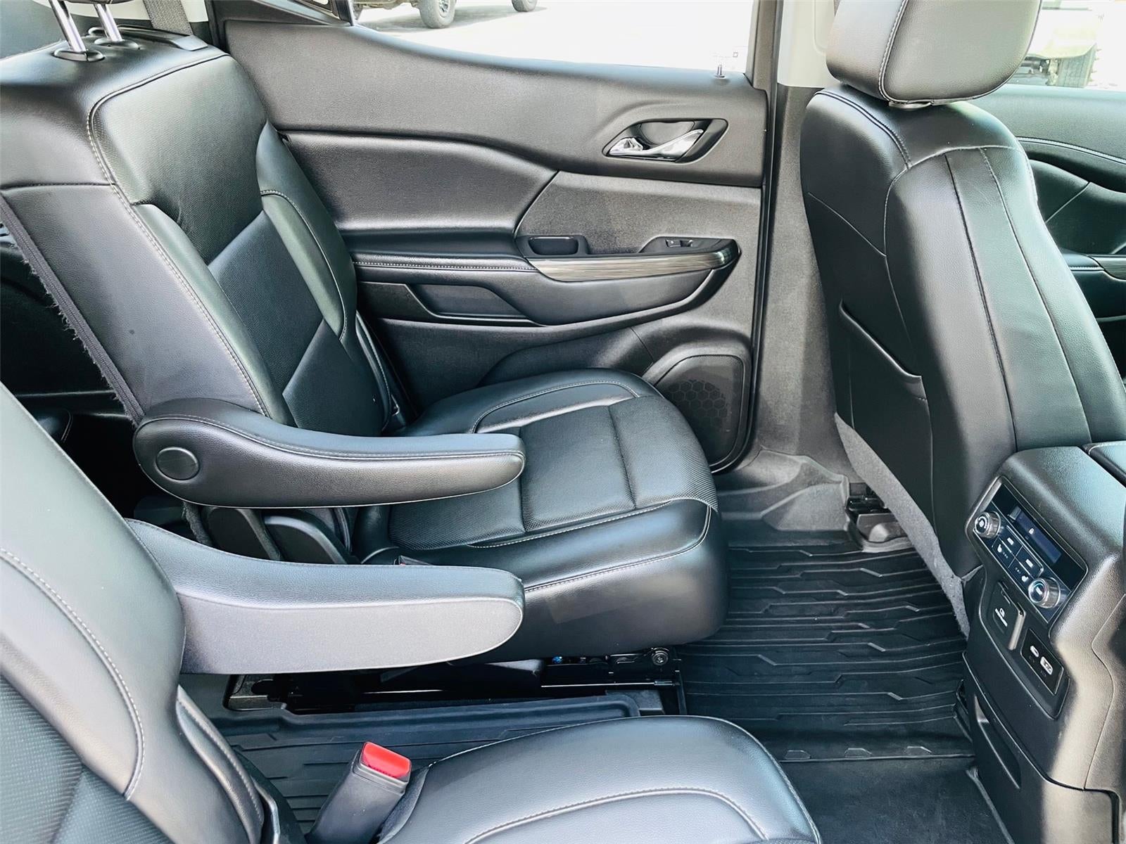 2022 GMC Acadia SLT