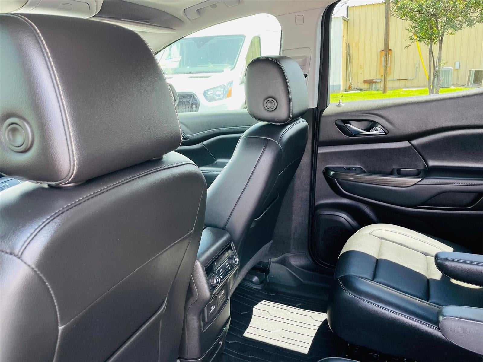 2022 GMC Acadia SLT