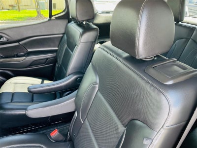 2022 GMC Acadia SLT