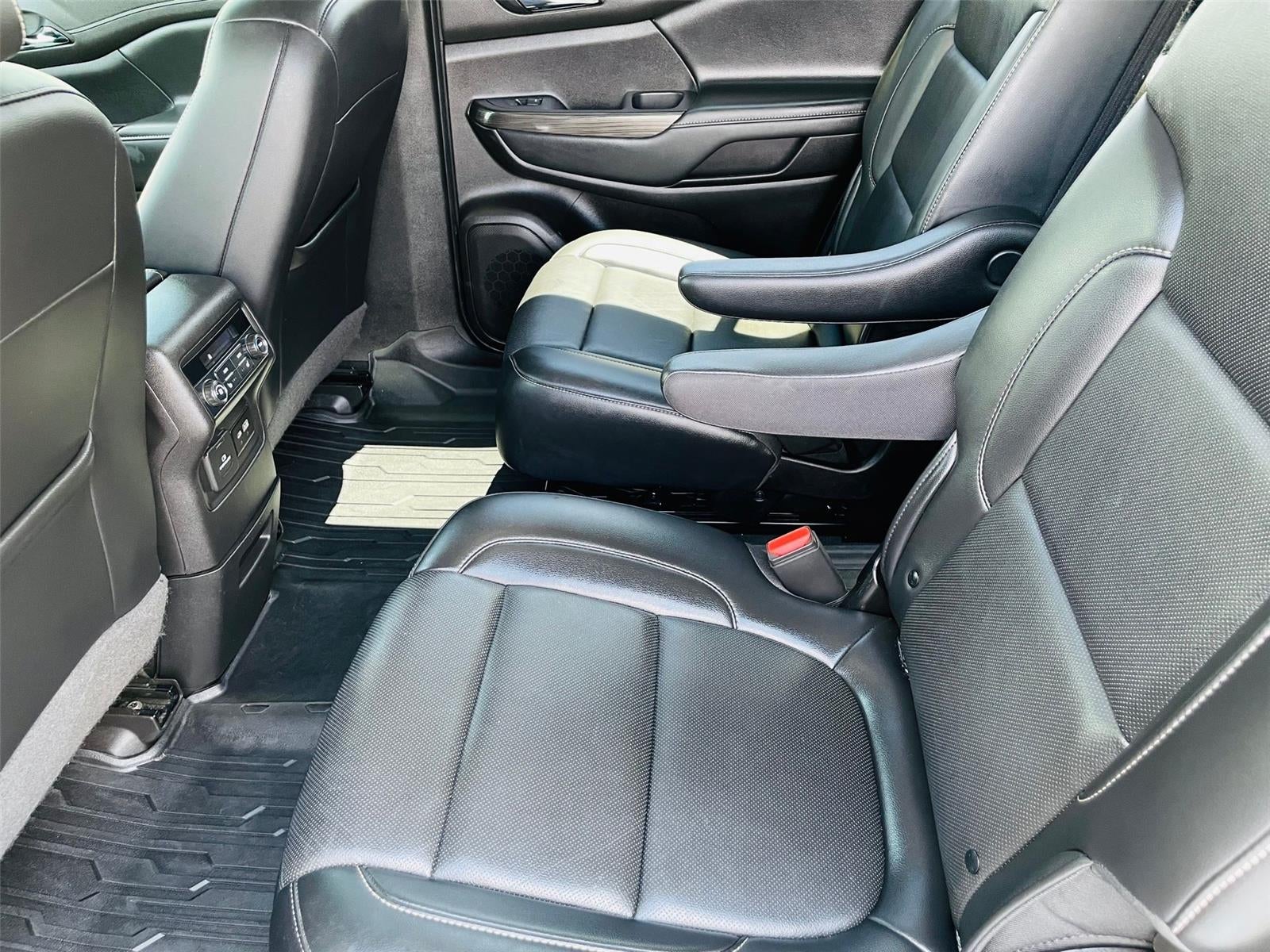 2022 GMC Acadia SLT