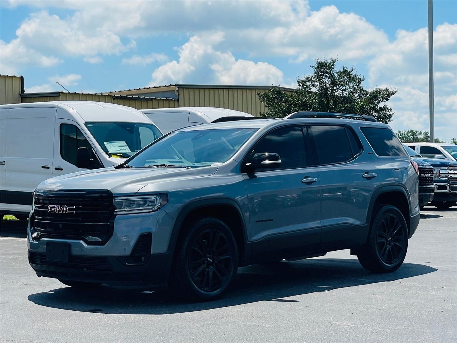 2022 GMC Acadia SLT