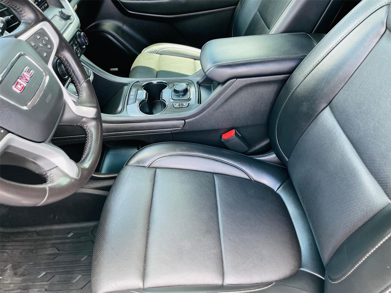 2022 GMC Acadia SLT