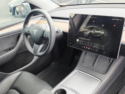 2025 Tesla Model Y Long Range