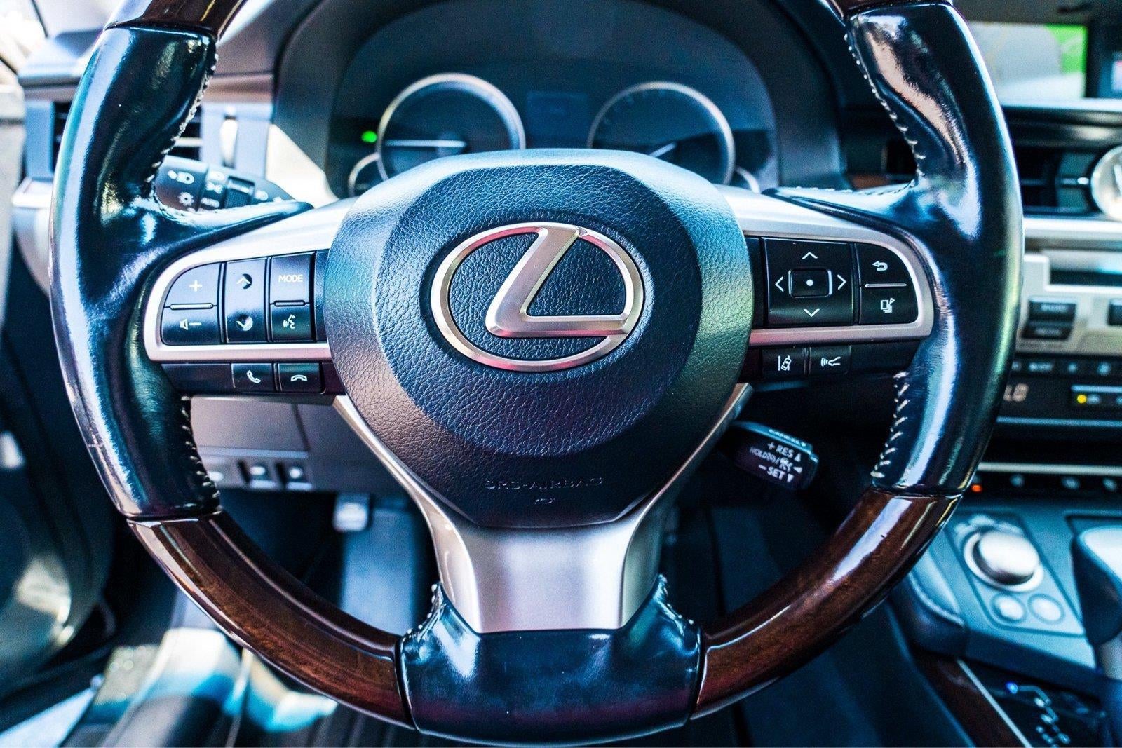 2017 Lexus Es ES 300h