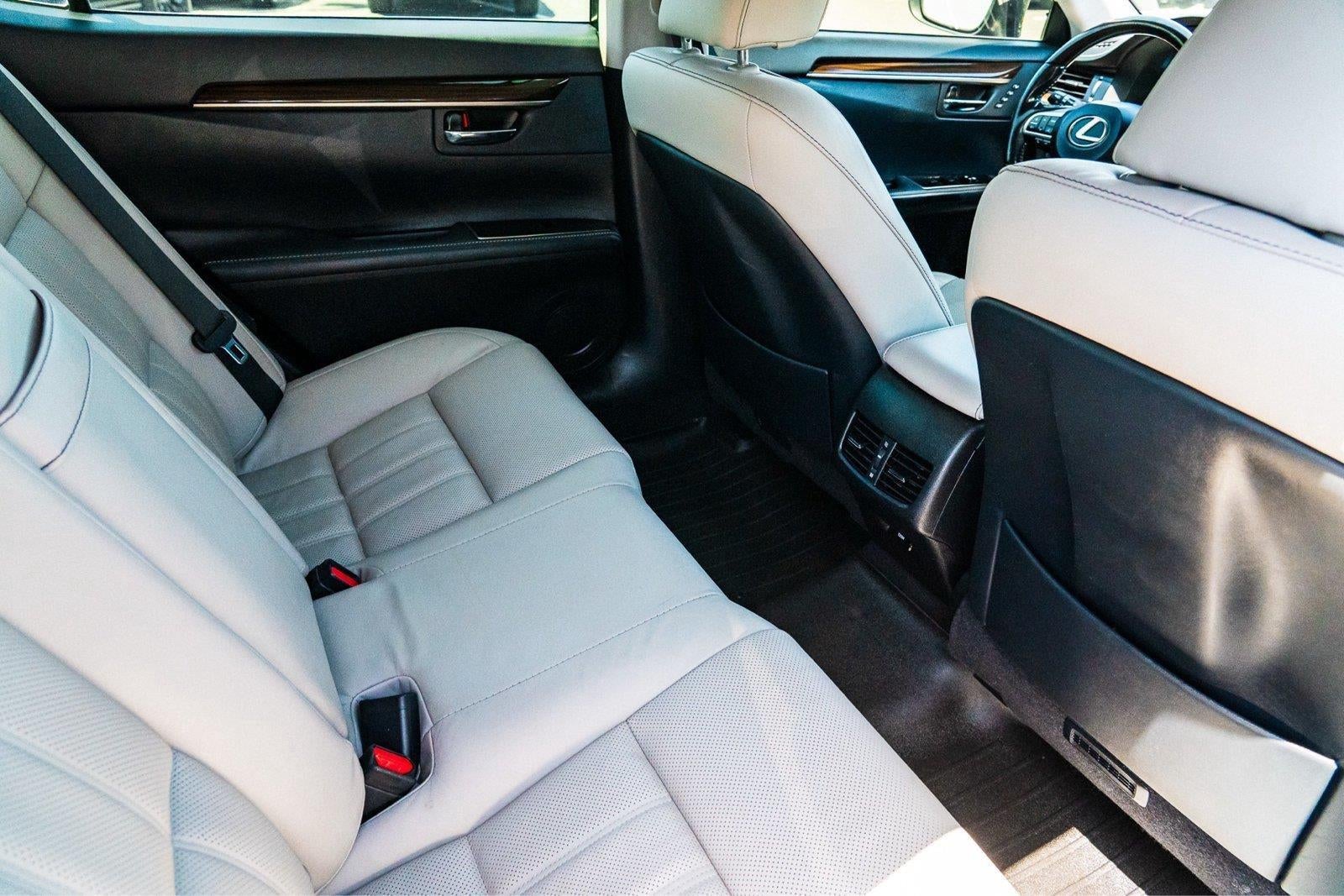 2017 Lexus Es ES 300h